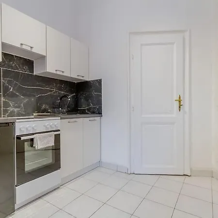 Bright-nest Downtown Terrace Nw דירה